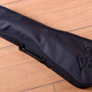 Saldi Lag BABYTKU150SE Ukulele Baby Soprano Arched Back EQ Centro Chitarre