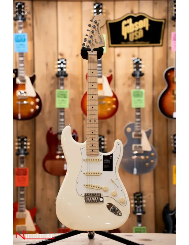 Compra Online Fender Limited Edition American Performer Stratocaster, Maple Fingerboard, Olympic White